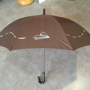 Paraguas de colores Avión de Papel