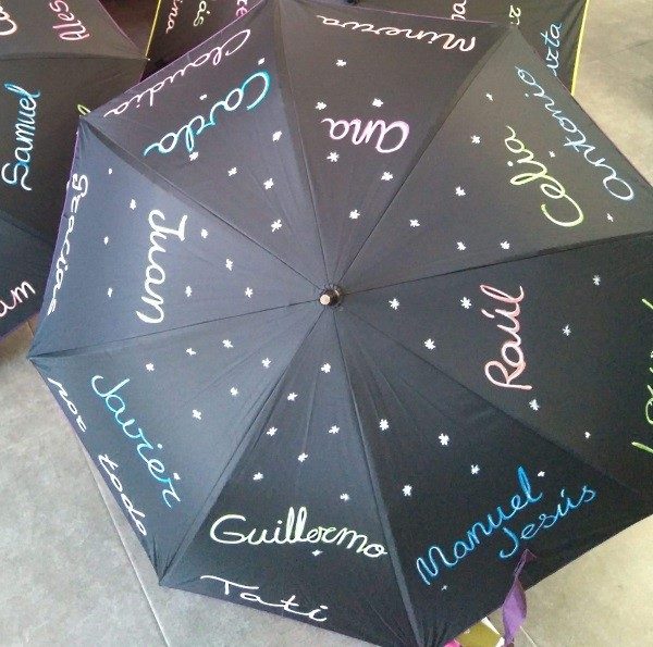 Paraguas para maestros y con nombres de los alumnos con letra de adulto – Crehadas